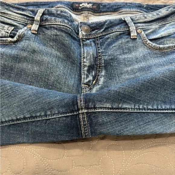 Silver Jeans Dark and Light Blue Denim - Picture 5 of 5